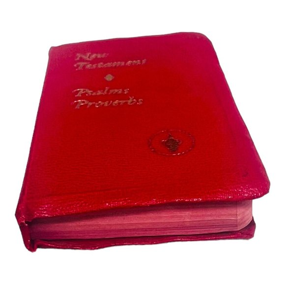 The New Testament Of Our Lord and Saviour Jesus Christ w/ Psalms and Proverbs - Picture 5 of 8